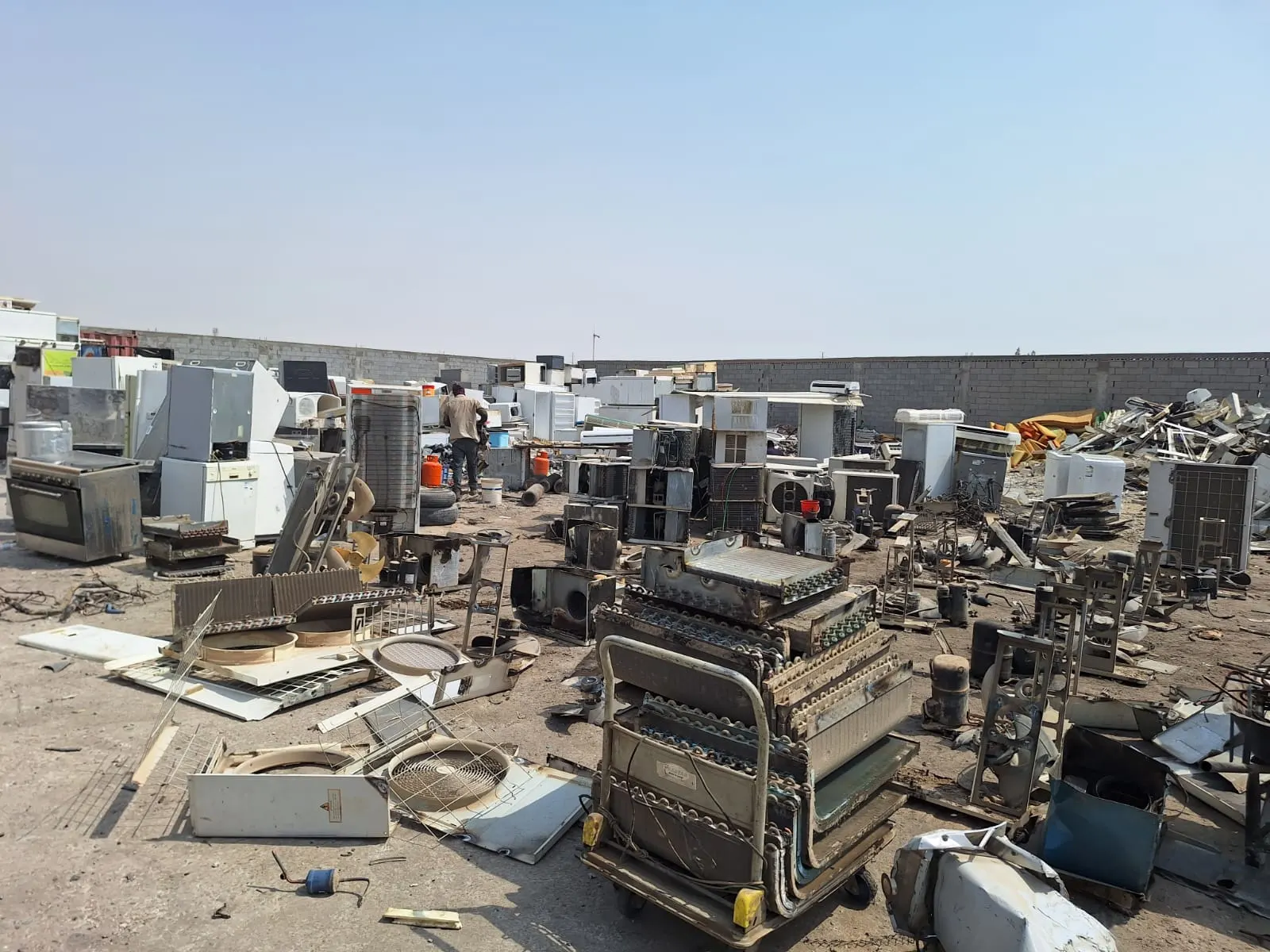 نشتري جميع أنواع الخردة المعدنية